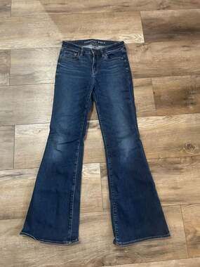 American Eagle Next Level Stretch Flare Jeans Size 4 Regular Dark Wash